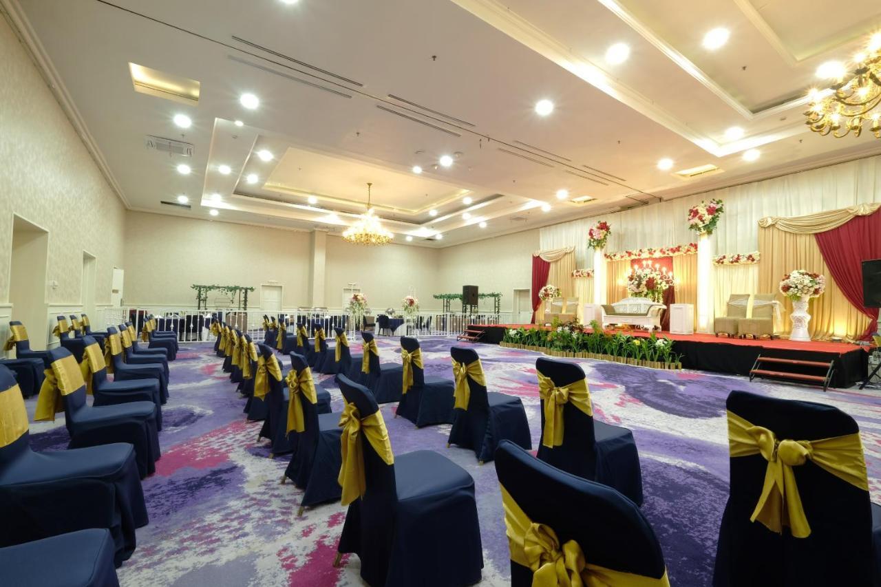 Aryaduta Makassar Exterior foto