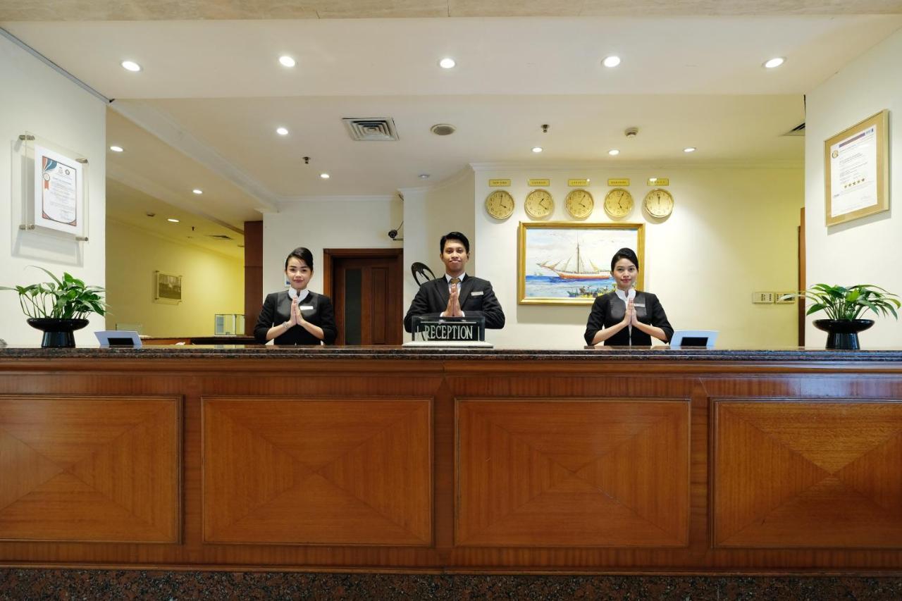 Aryaduta Makassar Exterior foto