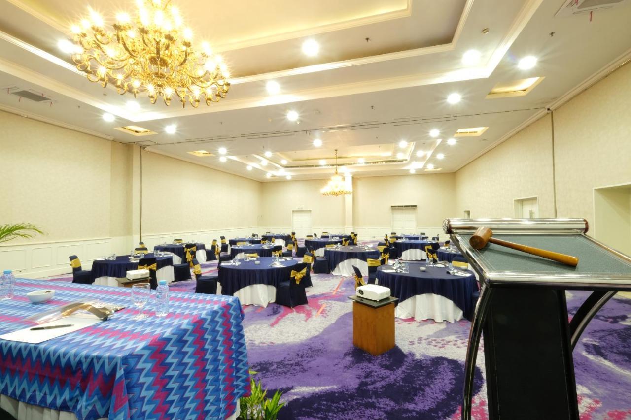 Aryaduta Makassar Exterior foto