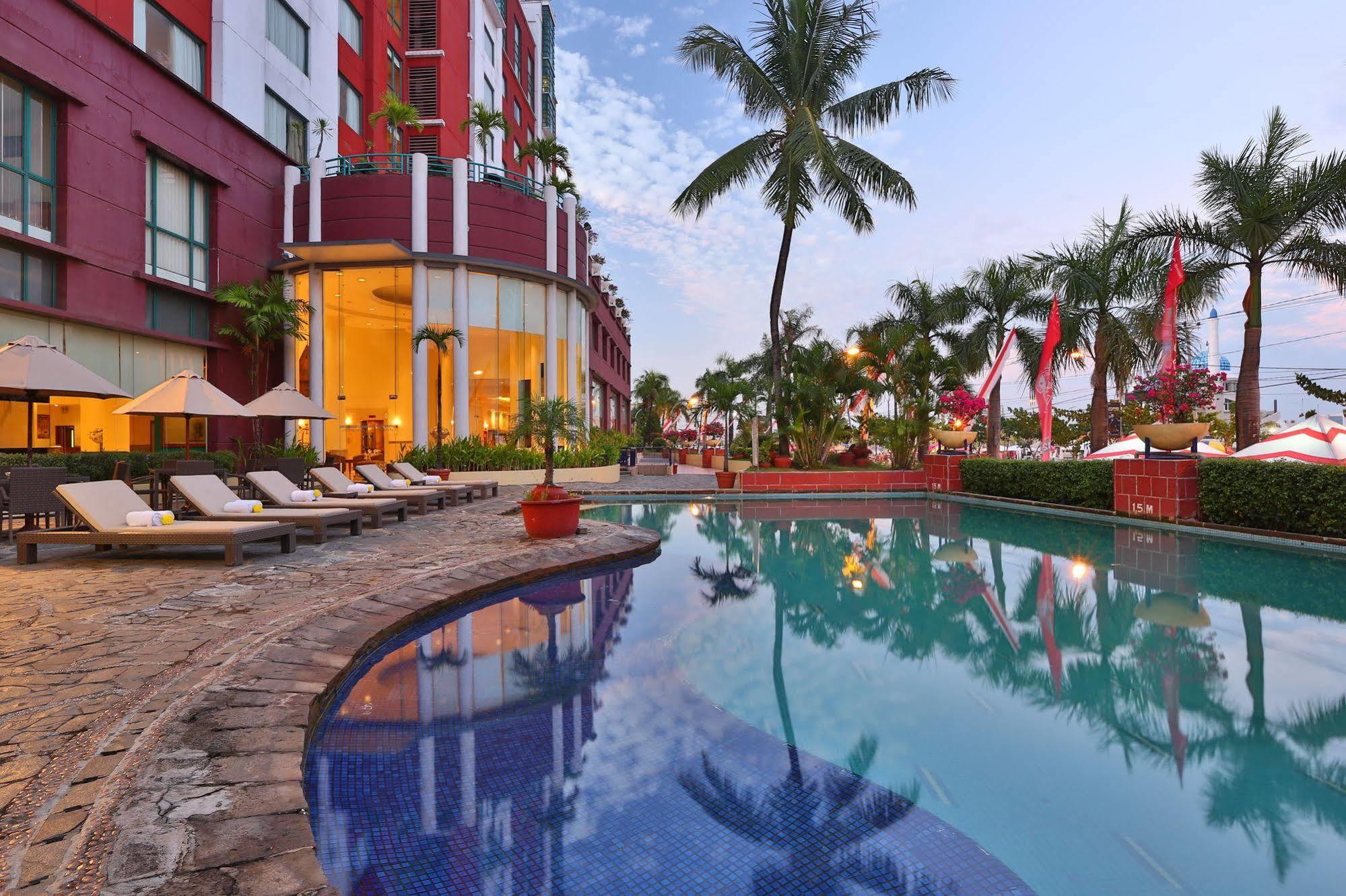Aryaduta Makassar Exterior foto